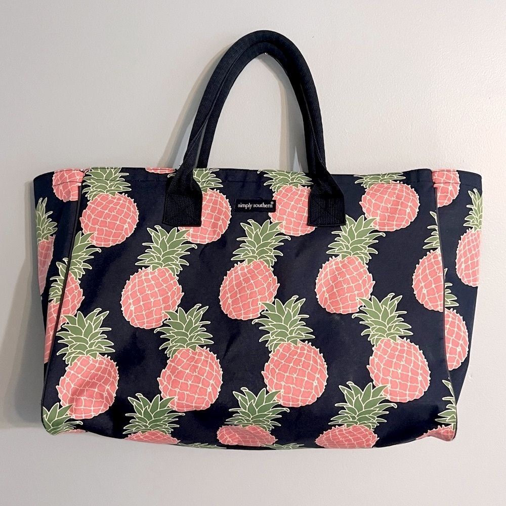 Simply Southern large beach/travel bag- navy and pink pineapple EUC